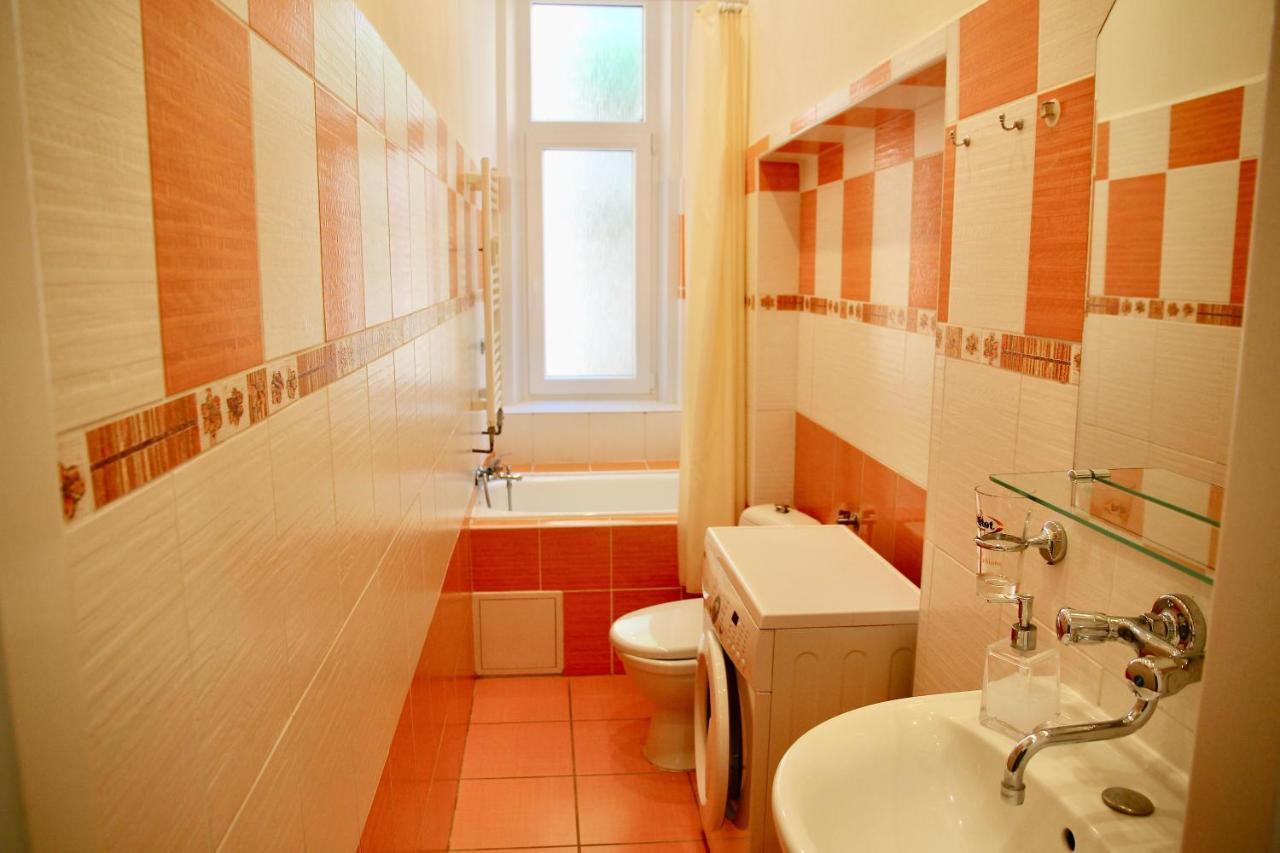 Apartman Sylva Na Stare Louce 42 Karlovy Vary Bagian luar foto